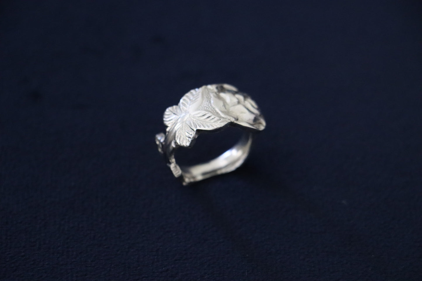 Thick Silver Rose